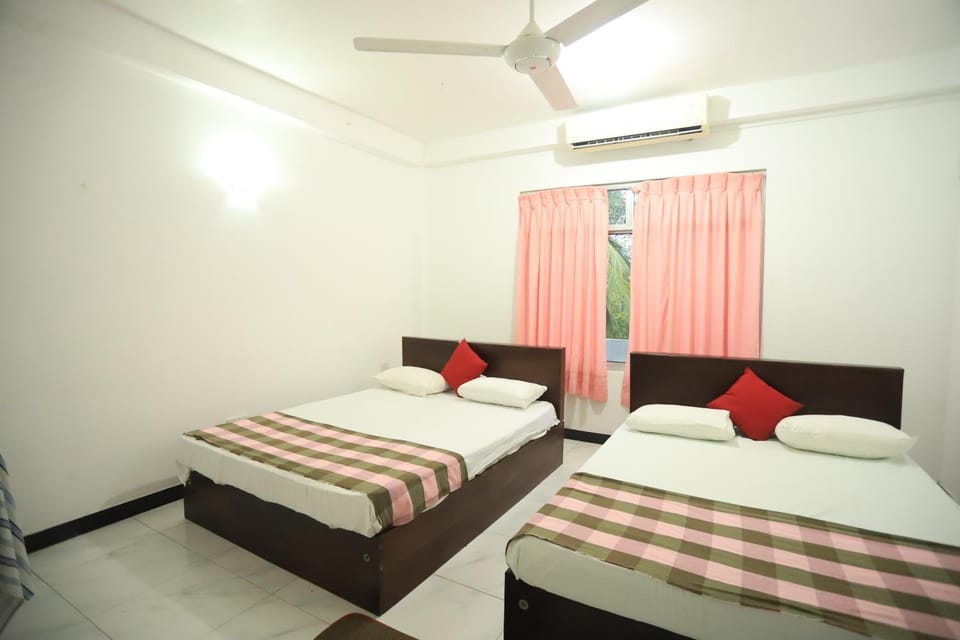 Bed, Photo of the whole room, Bedroom, fireplace, air conditioner