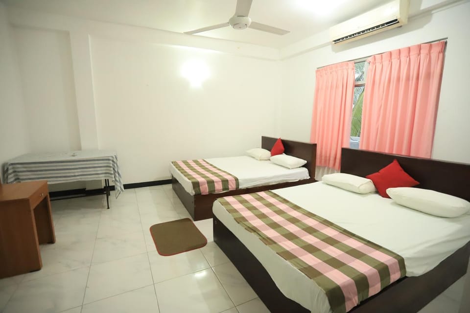 Bed, Photo of the whole room, Bedroom, fireplace, air conditioner