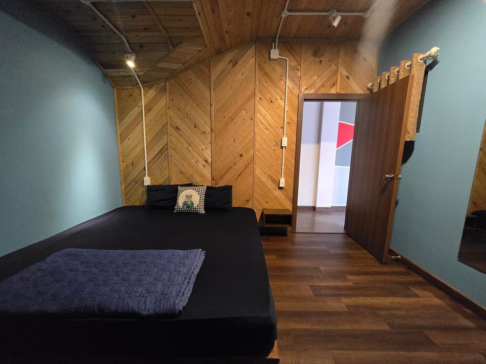 Bed, Photo of the whole room