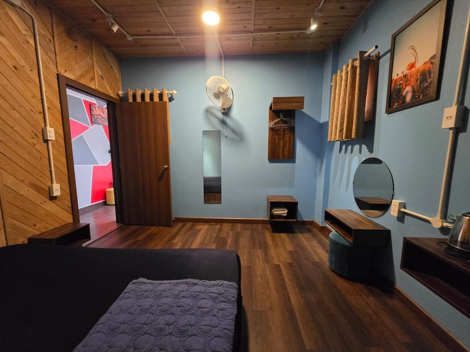 TV and multimedia, Photo of the whole room