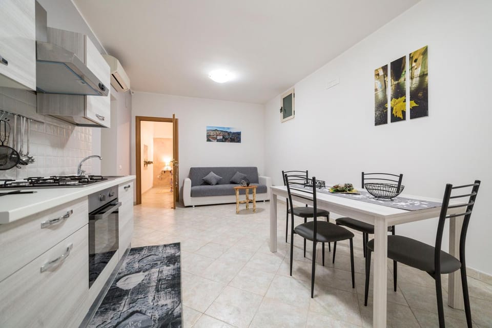 Kitchen or kitchenette, Living room, Seating area, minibar, pet friendly, stove