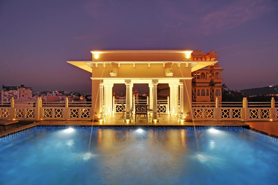 Property building, Facade/entrance, Swimming pool