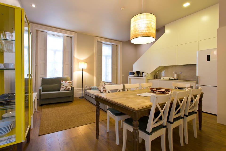 Living room, Dining area, Meals