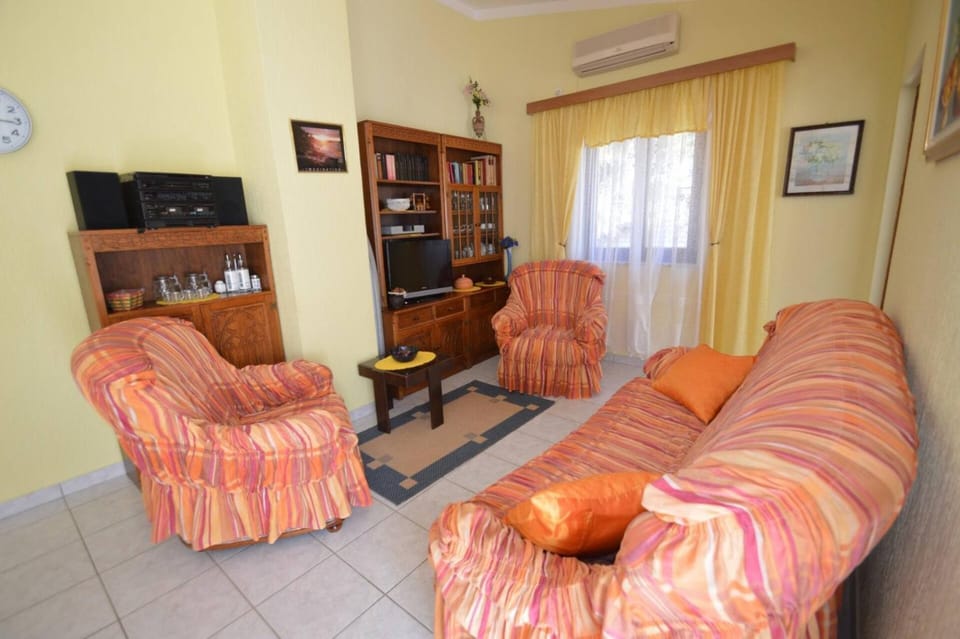 Franka 1 Apartment with terrace near the Beach, Artatore Mali Lošinj Apartment in Mali Losinj