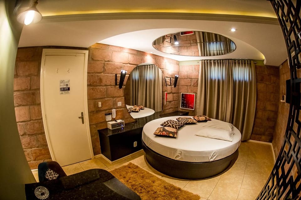 Bed, Bathroom, Photo of the whole room, Bedroom, towels
