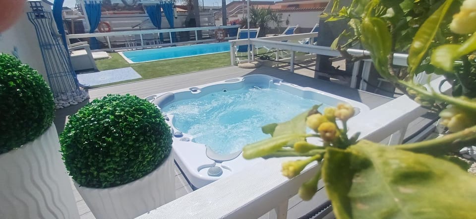 Garden, Hot Tub, Swimming pool