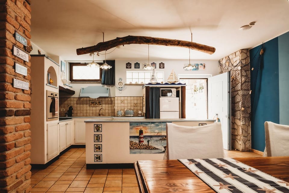 Kitchen or kitchenette, minibar, pet friendly, stove