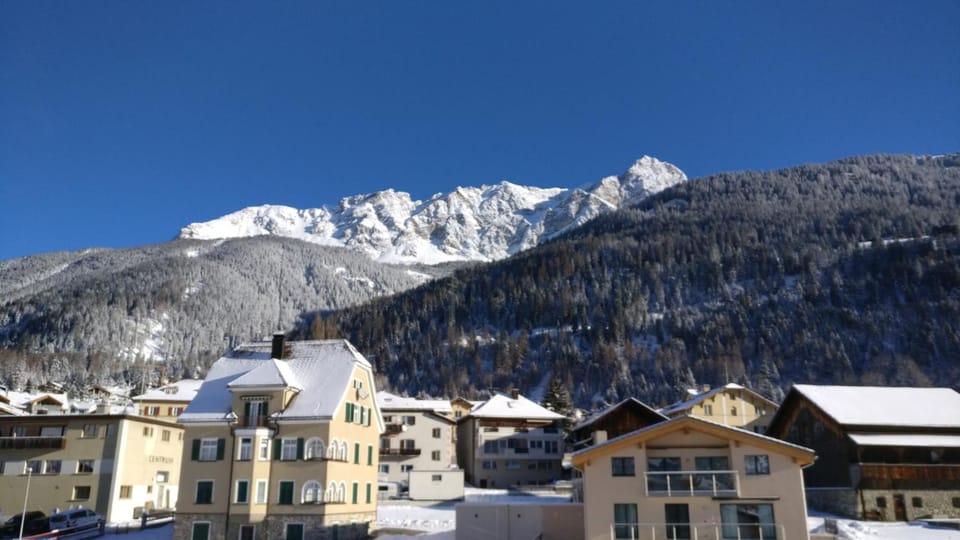 Chalet Rezia Apartment in Canton of Grisons