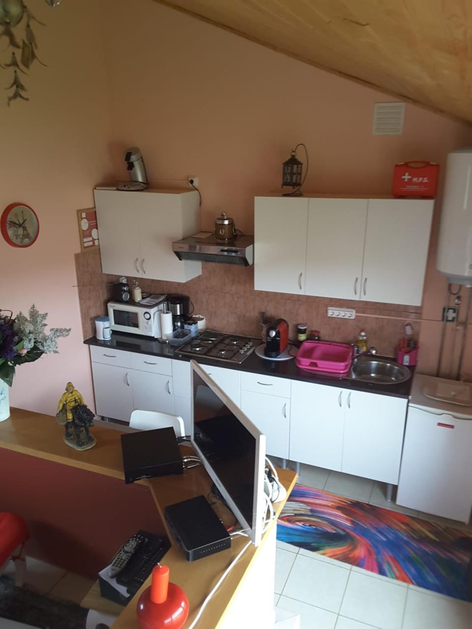 Kitchen or kitchenette