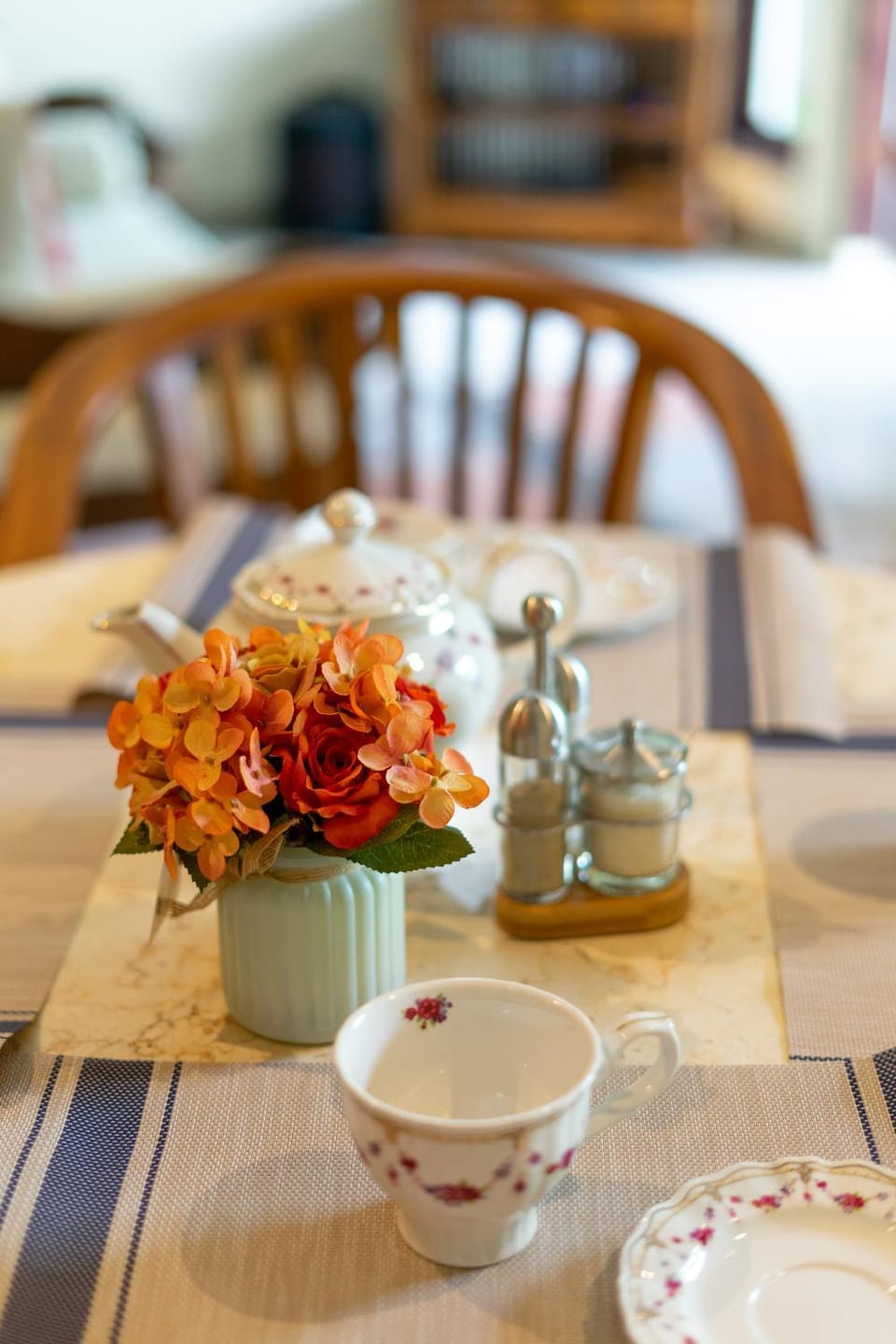 Coffee/tea facilities, Dining area, Drinks