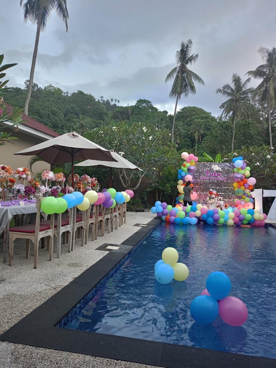 Pool view, Swimming pool