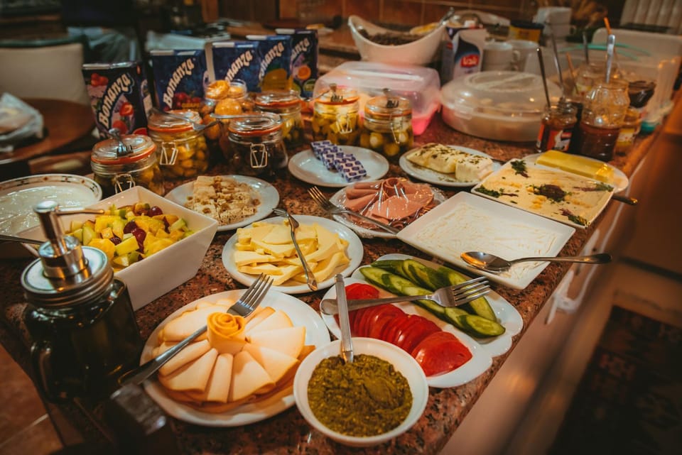 Restaurant/places to eat, Food and drinks, Dining area, Food, Breakfast, Continental breakfast, Buffet breakfast, Drinks, Drinks