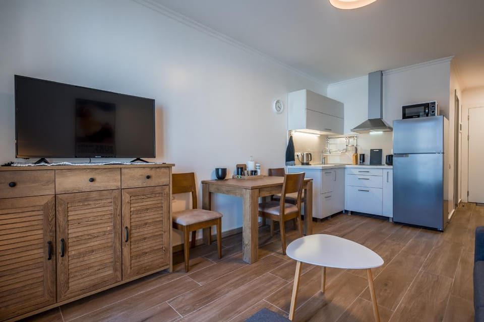 Communal lounge/ TV room, TV and multimedia, Living room, Seating area