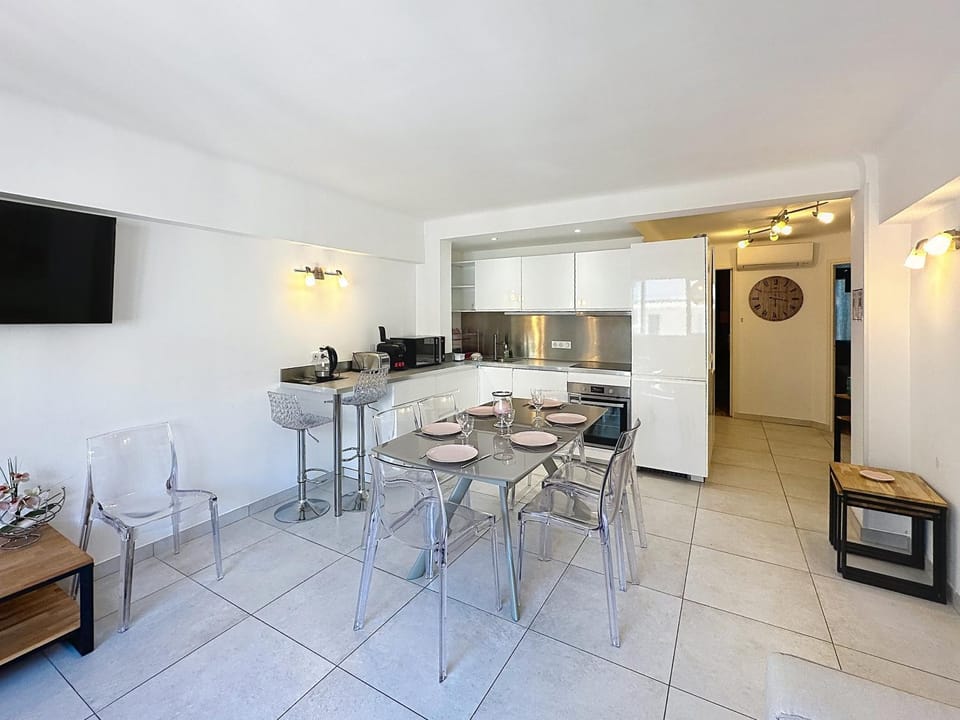 Living room, Dining area, kitchen