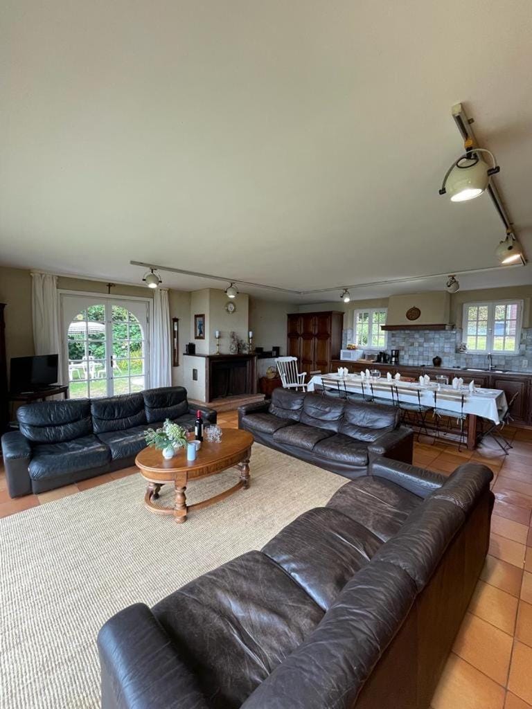 Communal lounge/ TV room, Living room
