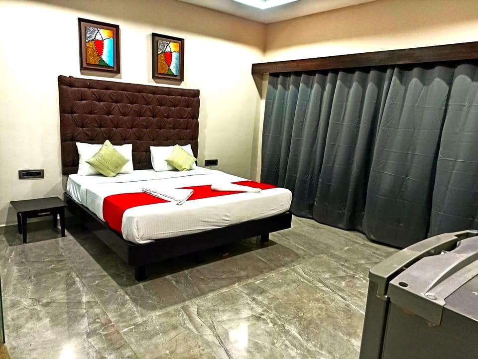 Sea Shell Beach Cottages & Suites Resort in Mandrem