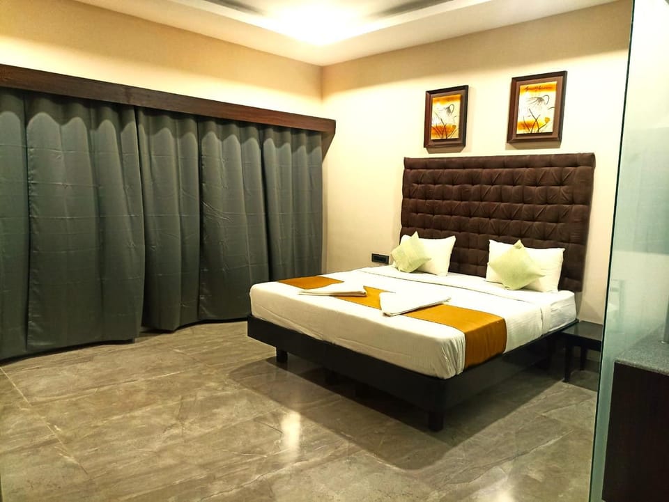 Sea Shell Beach Cottages & Suites Resort in Mandrem