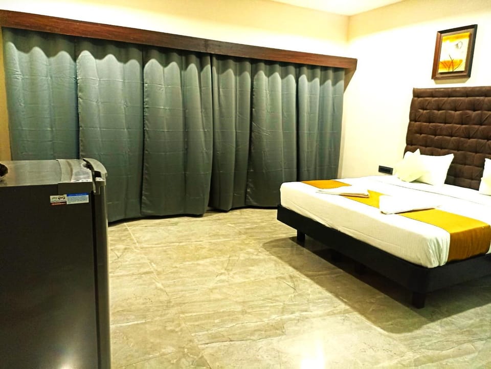 Sea Shell Beach Cottages & Suites Resort in Mandrem