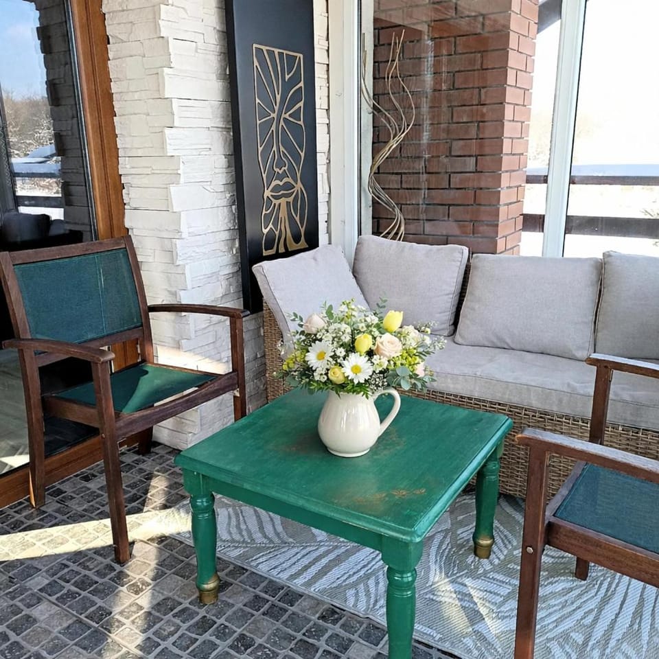 Patio, Seating area