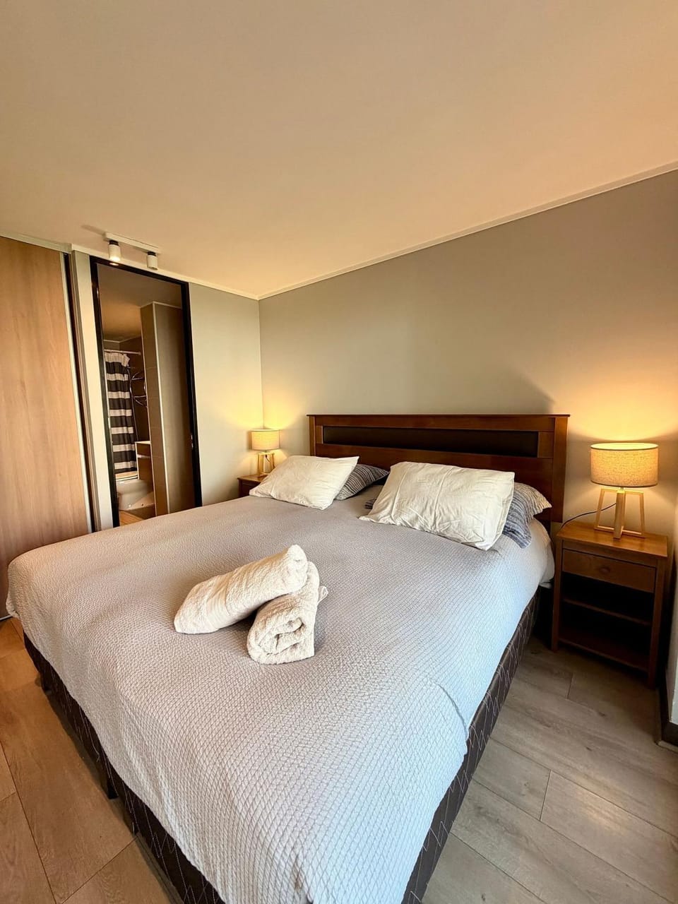 1D con Cama King y Estacionamiento en Las Condes Apartment in Las Condes