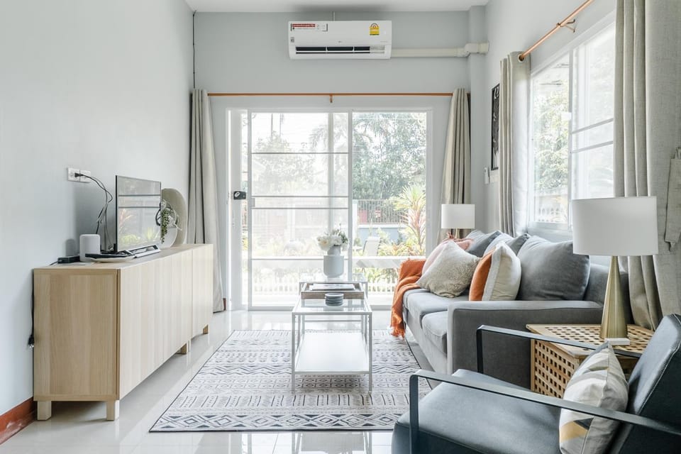 Living room, Seating area