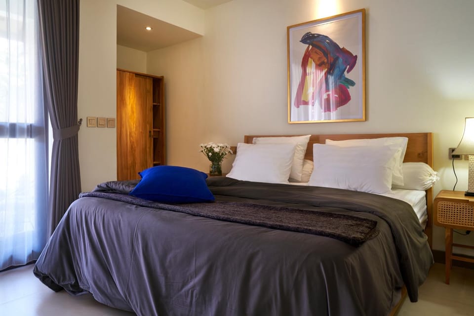 Bed, Photo of the whole room, Decorative detail, Bedroom