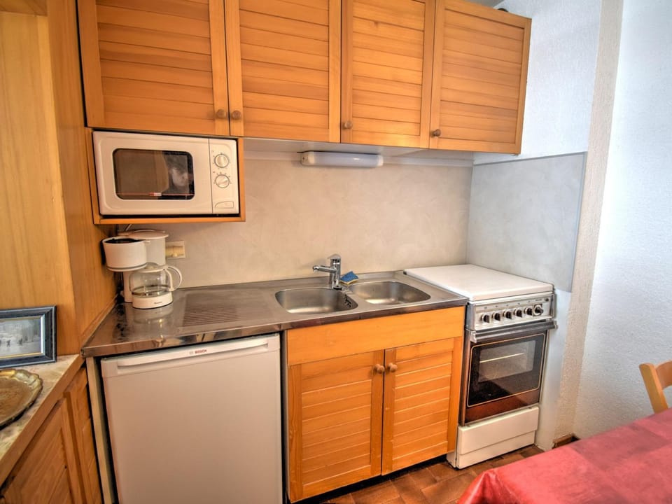 Studio avec balcon exposé sud-ouest, parking et animaux admis à 300m du centre - FR-1-524-84 Apartment in Morzine