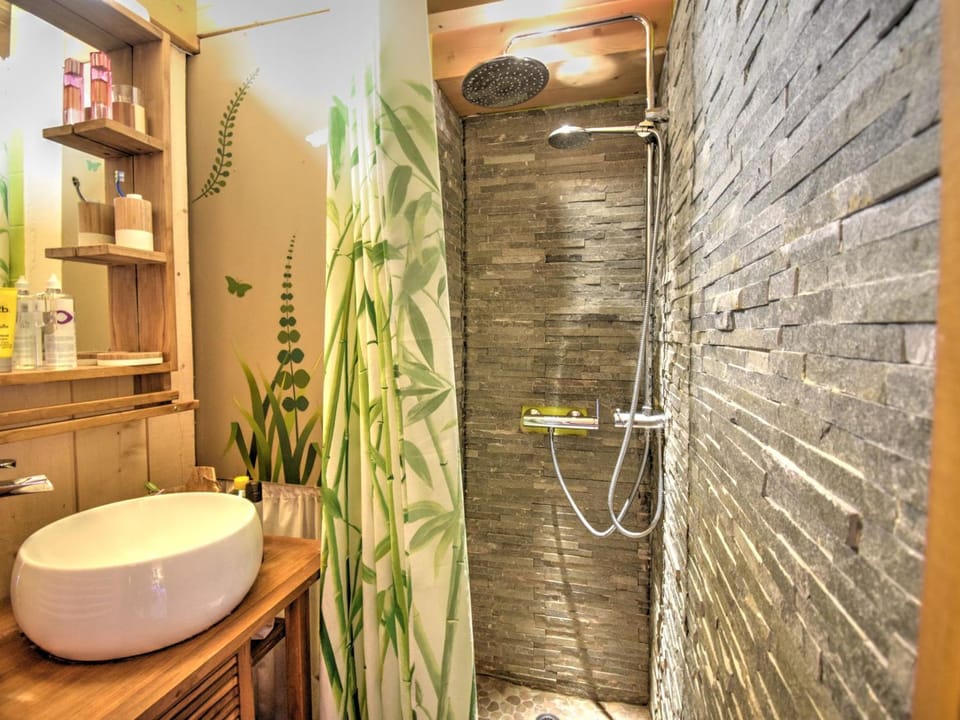 Studio rénové au pied du téléphérique, parking, WiFi - FR-1-524-86 Apartment in Morzine