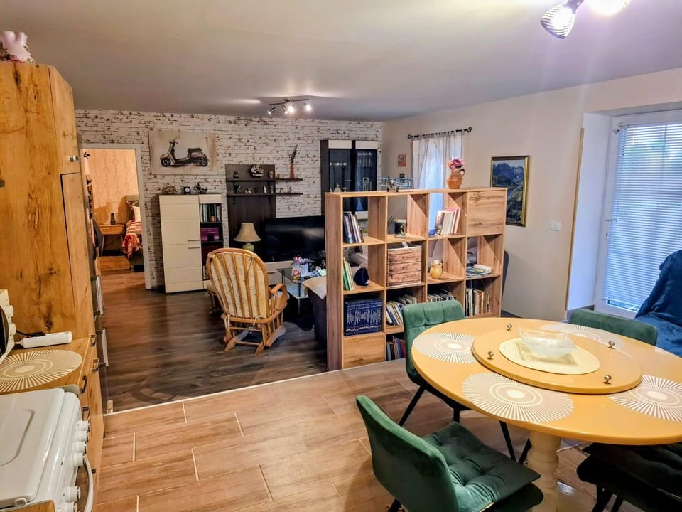 Living room, Dining area