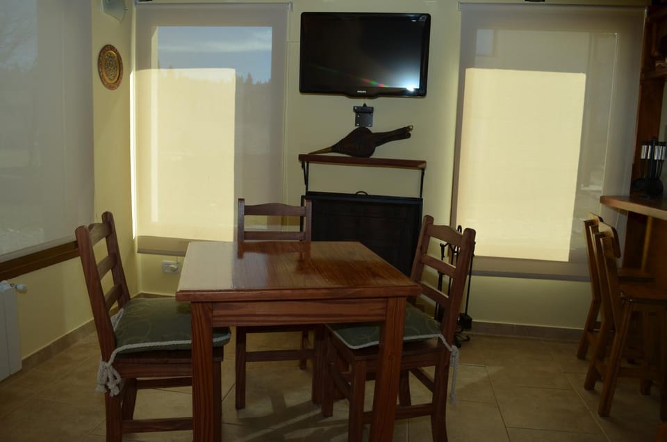 Day, TV and multimedia, Dining area