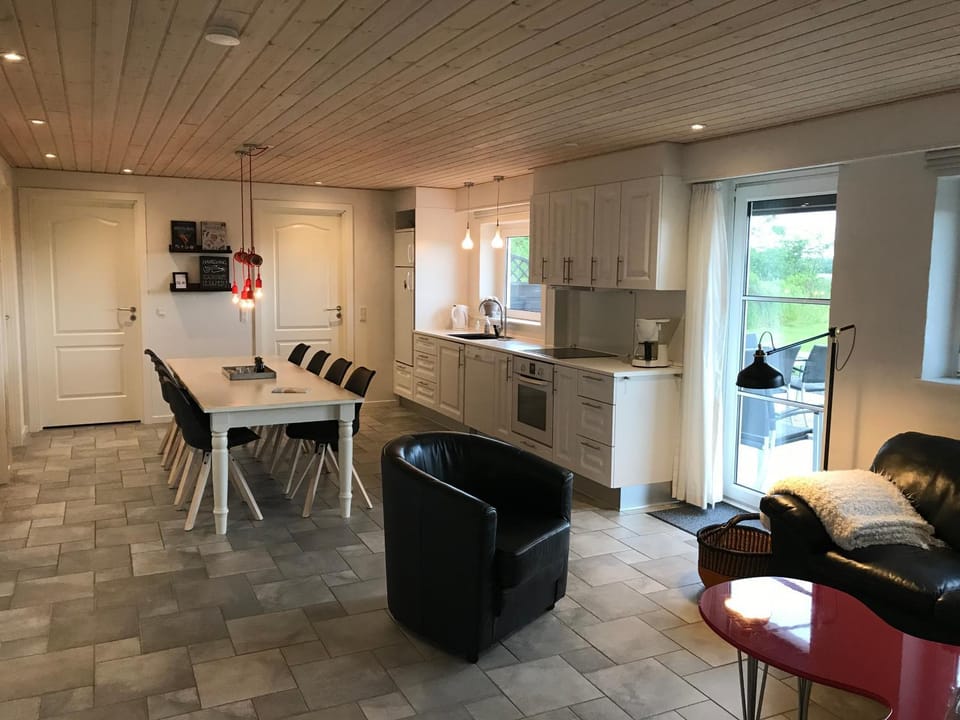 Living room, Seating area, Dining area