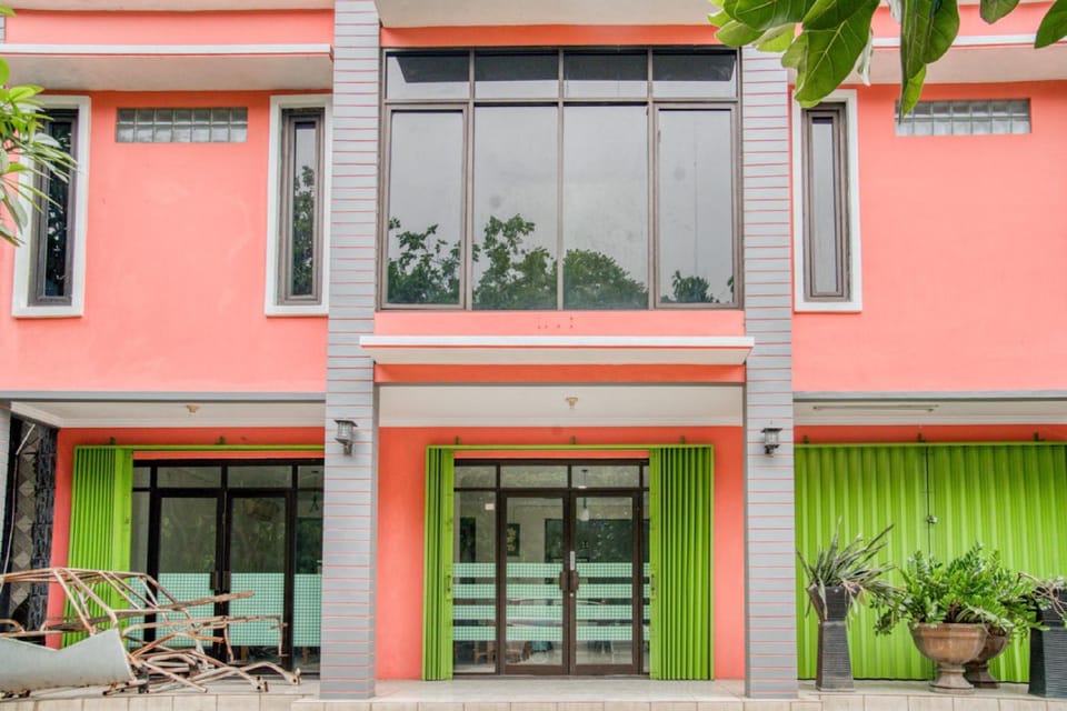Property building, Facade/entrance