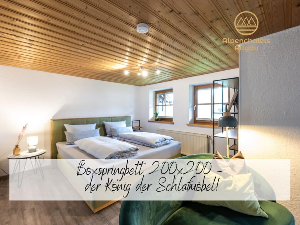 Bed, Living room, Bedroom, Certificate/Award