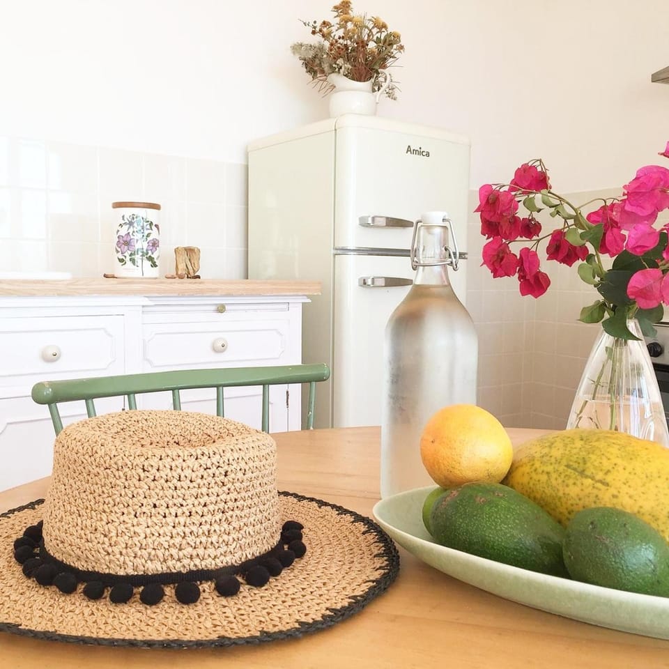 Kitchen or kitchenette, Dining area, Bedroom