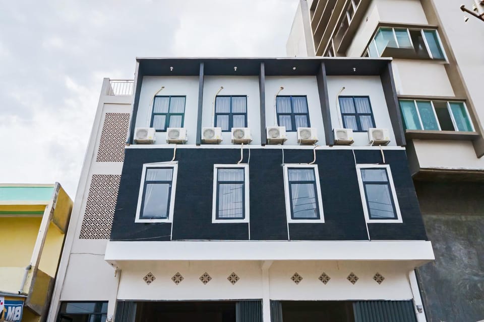 Facade/entrance