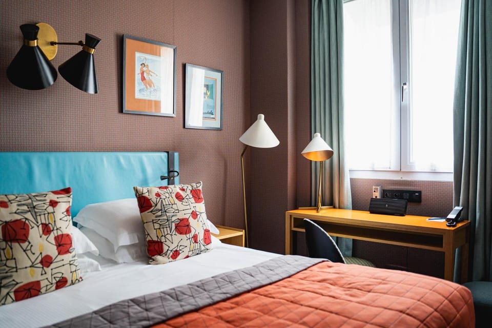 Bed, Photo of the whole room