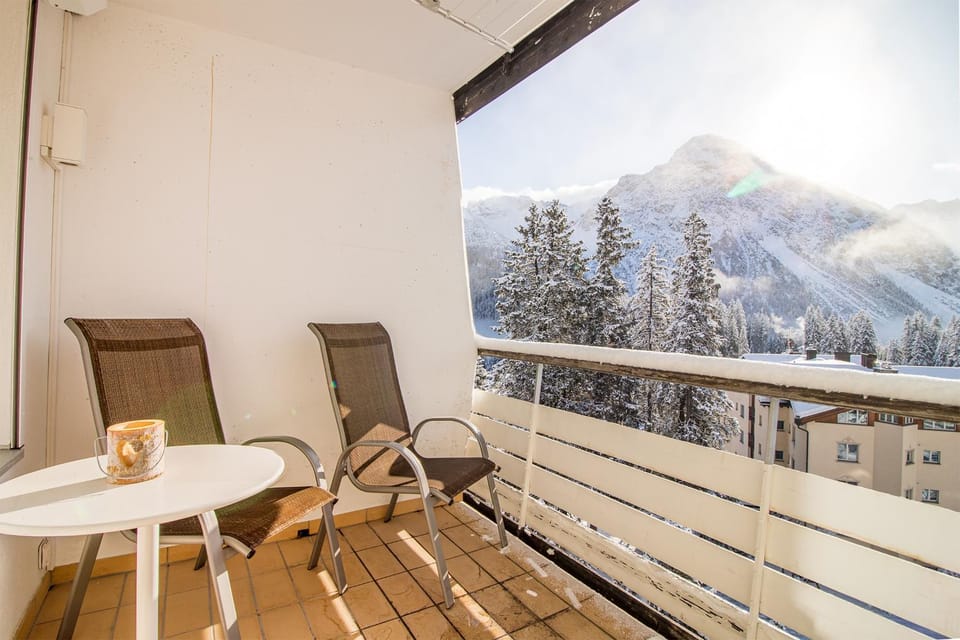 Balcony/Terrace, Mountain view