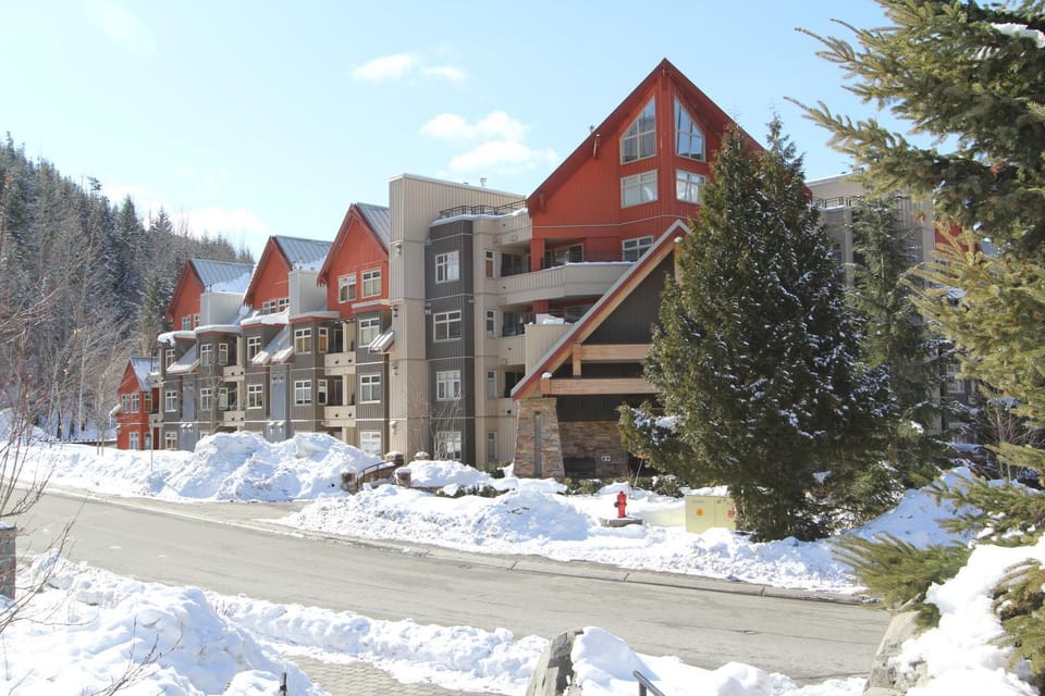 Facade/entrance, Facade/entrance, Day, Winter