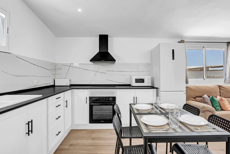 Kitchen or kitchenette, Living room