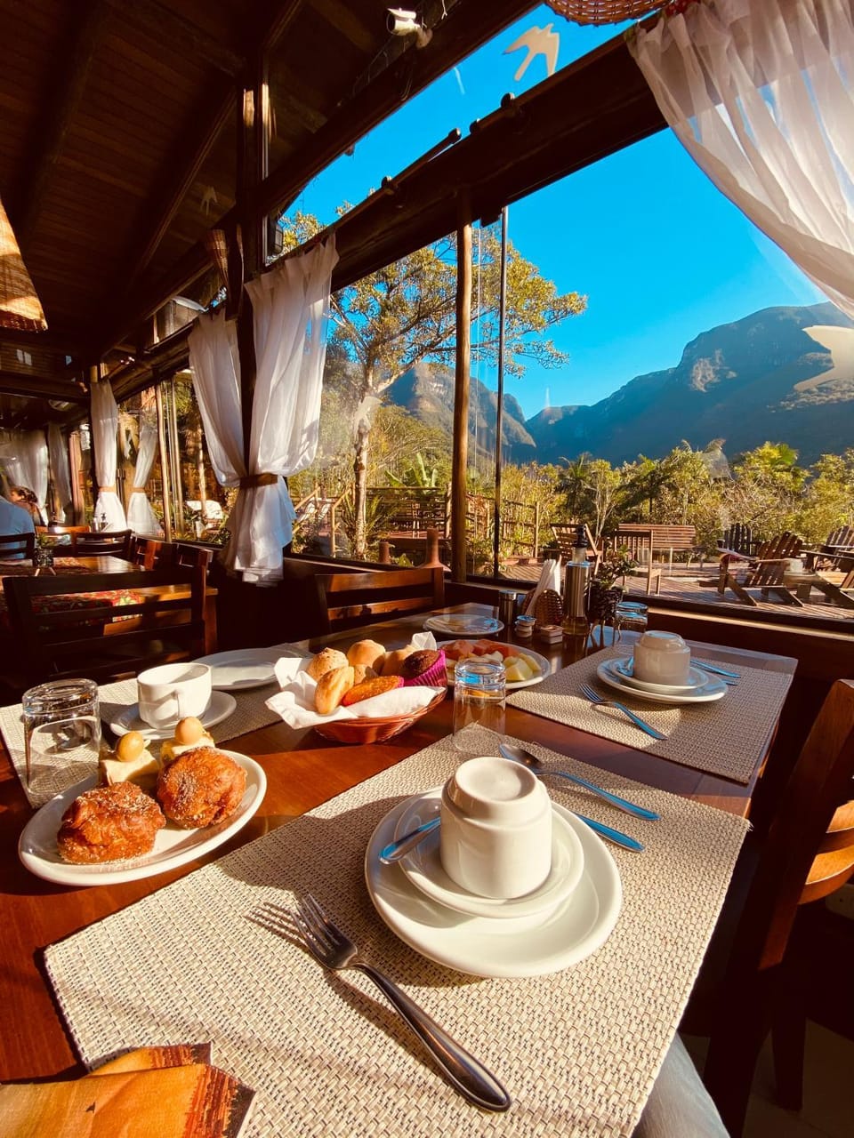 Property building, Restaurant/places to eat, Mountain view, Breakfast