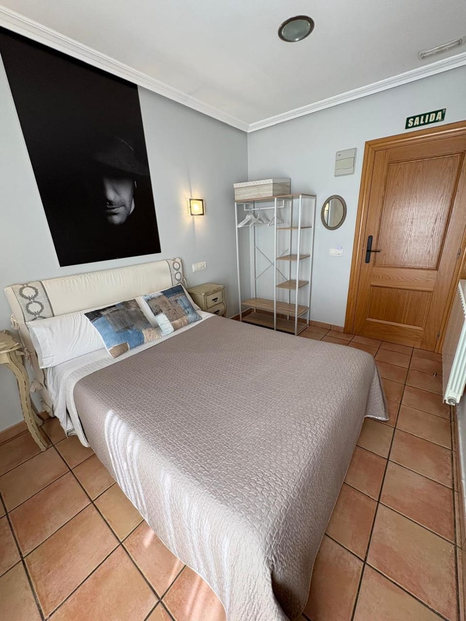 Hostal El Lechuguero Bed and Breakfast in La Rioja