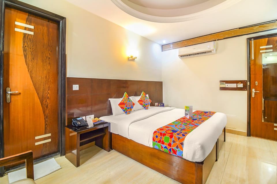 Bed, Photo of the whole room, Bedroom, air conditioner