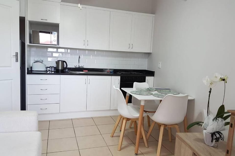 Innes Road Durban Accommodation One Bedroom Unit Apartment in Durban