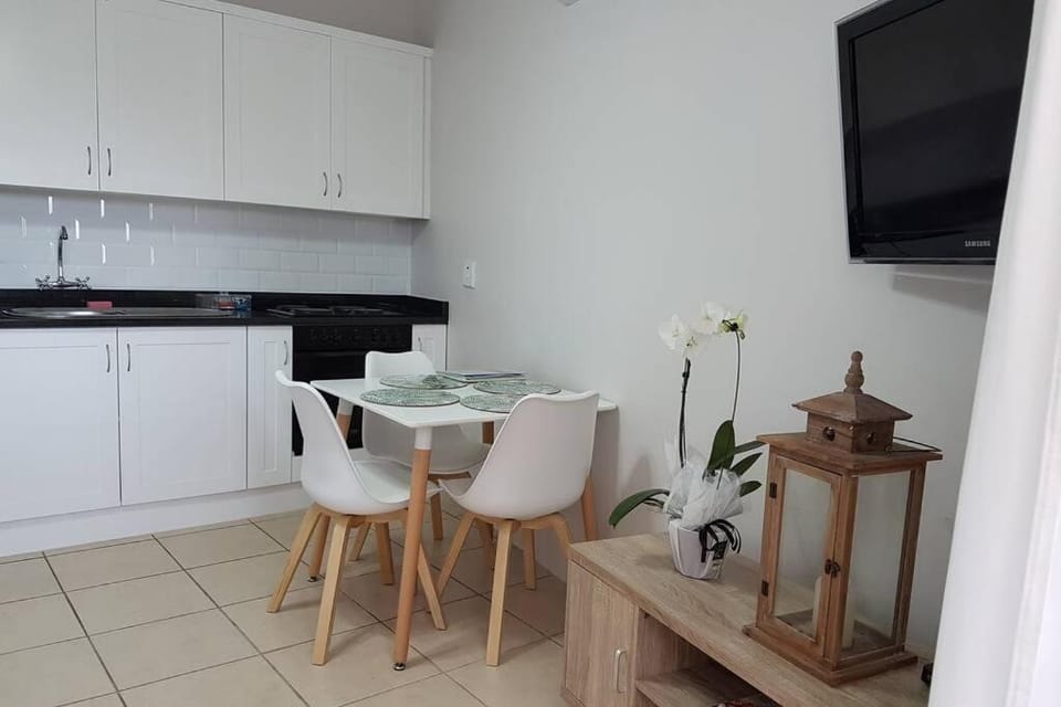 Innes Road Durban Accommodation One Bedroom Unit Apartment in Durban