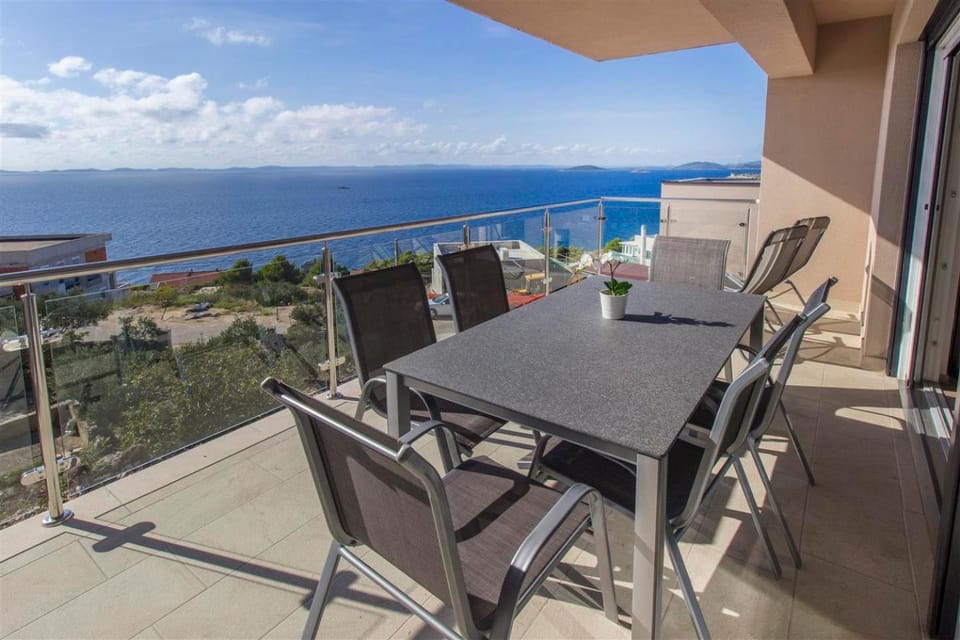 View (from property/room), Balcony/Terrace, Sea view