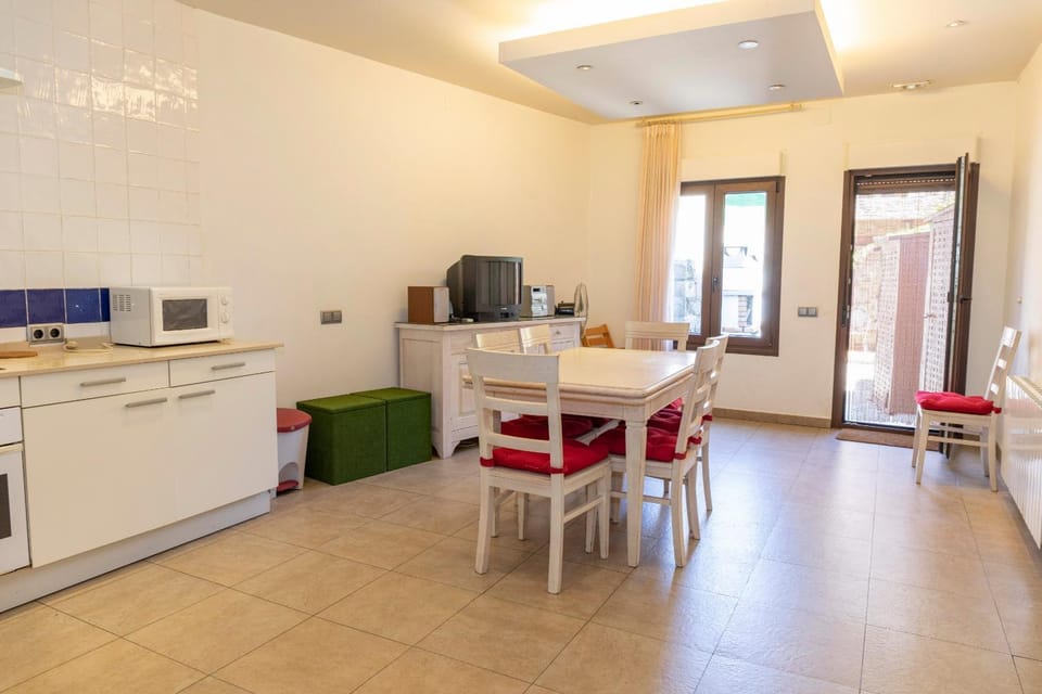 TV and multimedia, Kitchen or kitchenette, Dining area