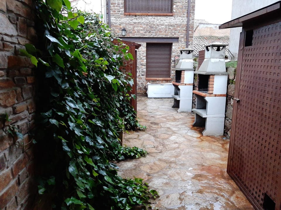 BBQ facilities, Balcony/Terrace