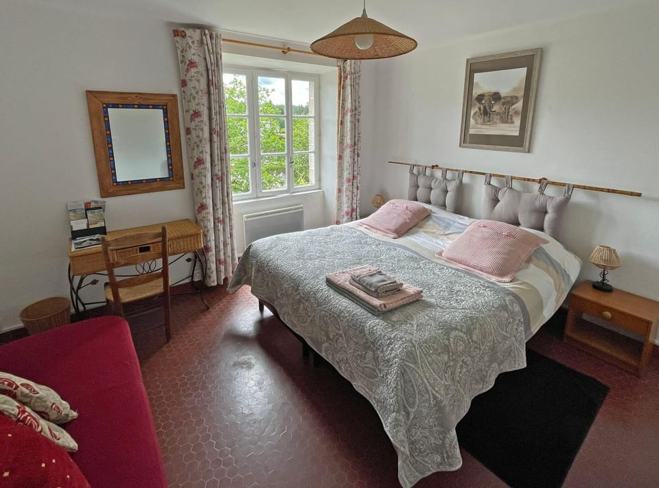 Bed, Bedroom