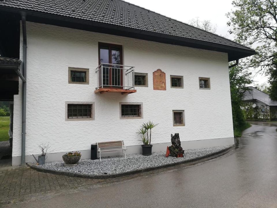 Balcony/Terrace, Street view