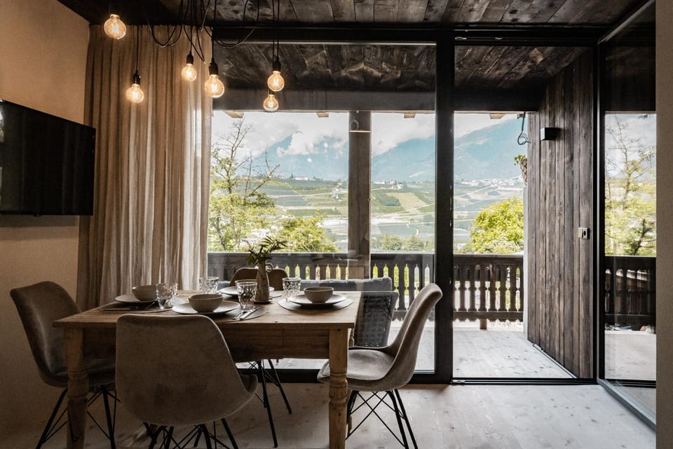 Bäcksteinerhof Farm Stay in Merano